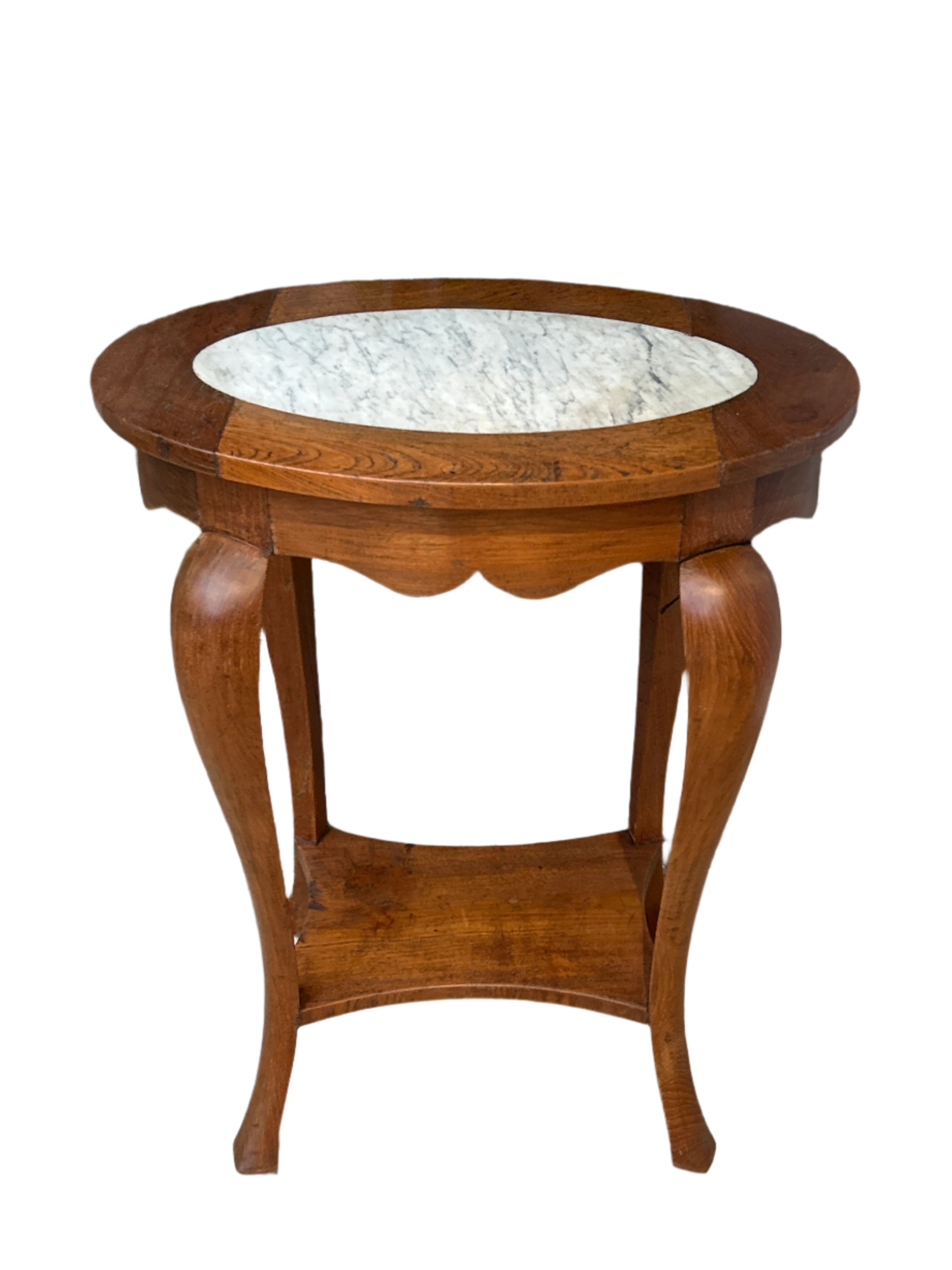 ANTIQUE OVAL OCCASIONAL TABLE WITH 4 LEGS