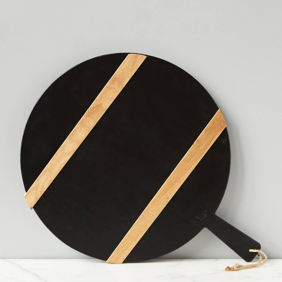 Mod Charcuterie Cheese Board, Medium Round, Black