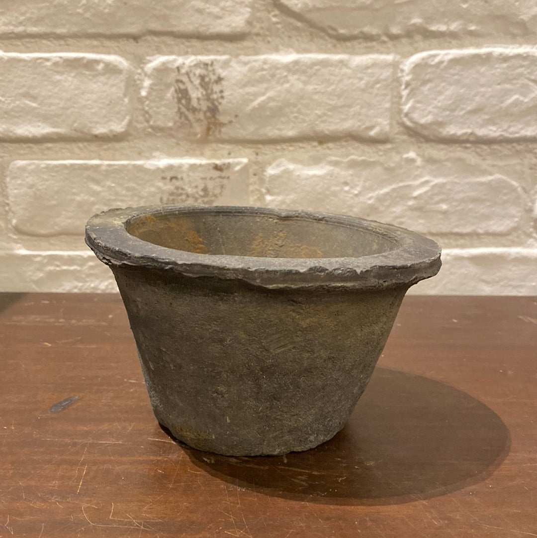 Small charcoal terracotta pot