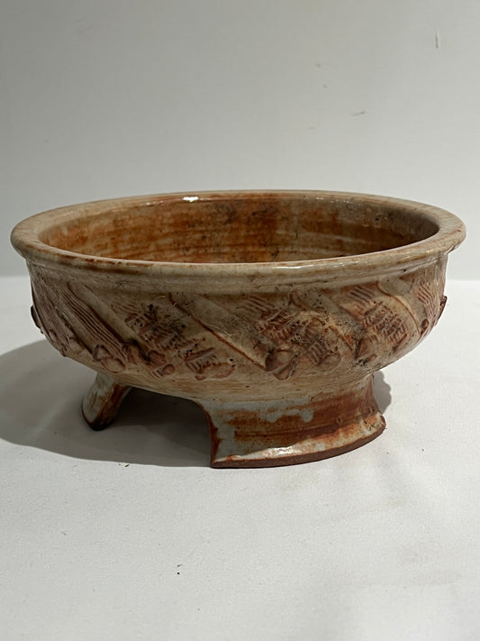 Ceramic pedestal bowl