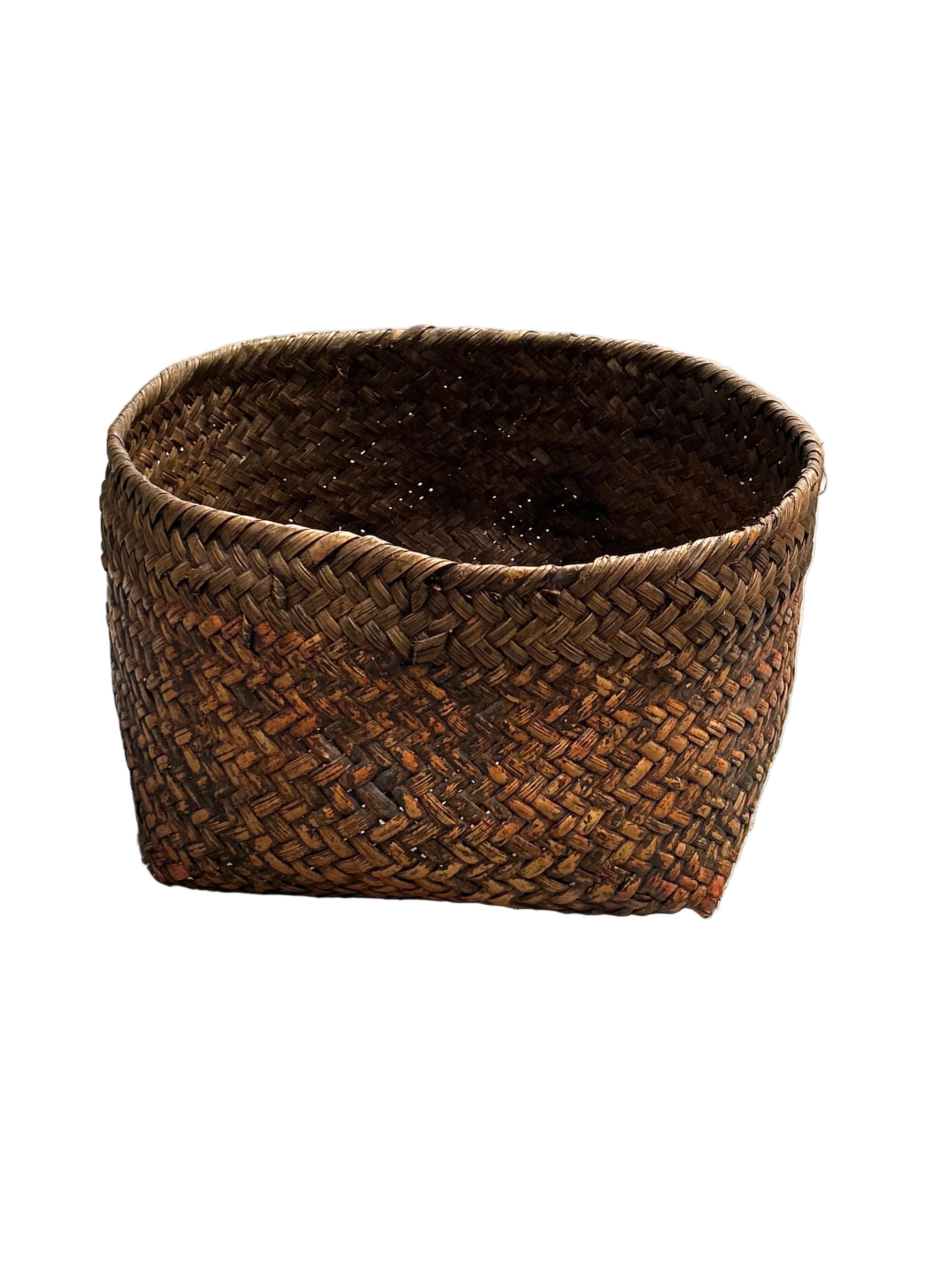 ANTIQUE GRANARY BASKET.