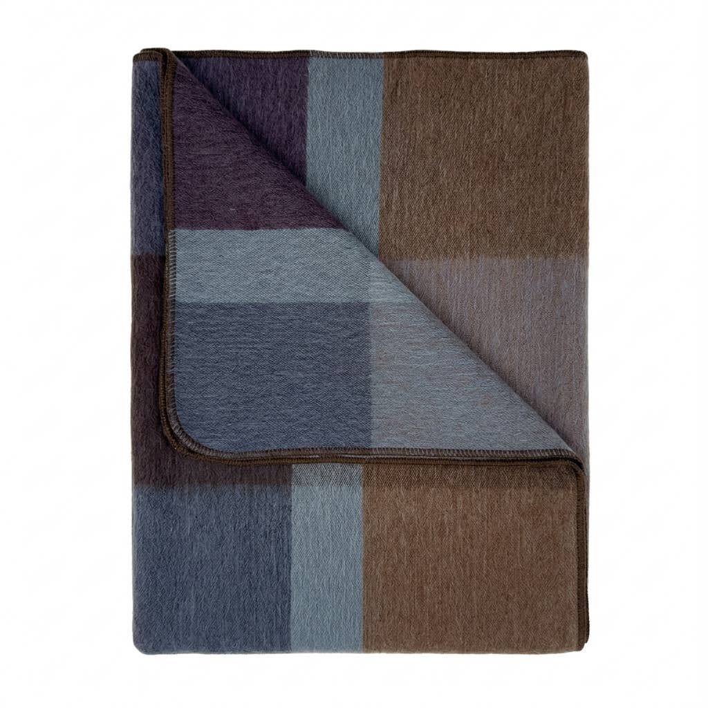 Alpaca Throw Blanket - Mocha: Blanket     (70x90)