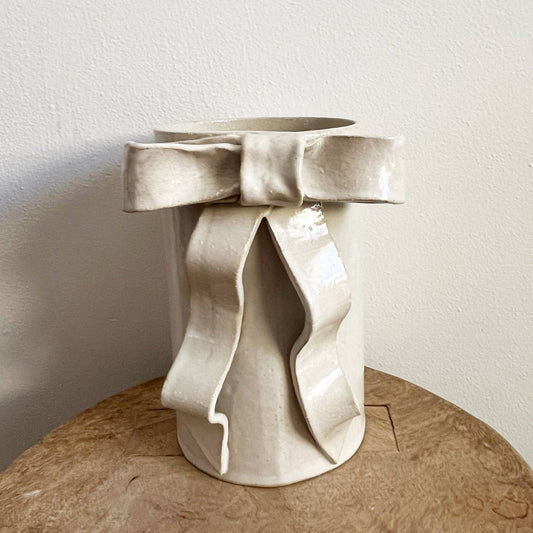 Ribbon Bow Vases: Medium