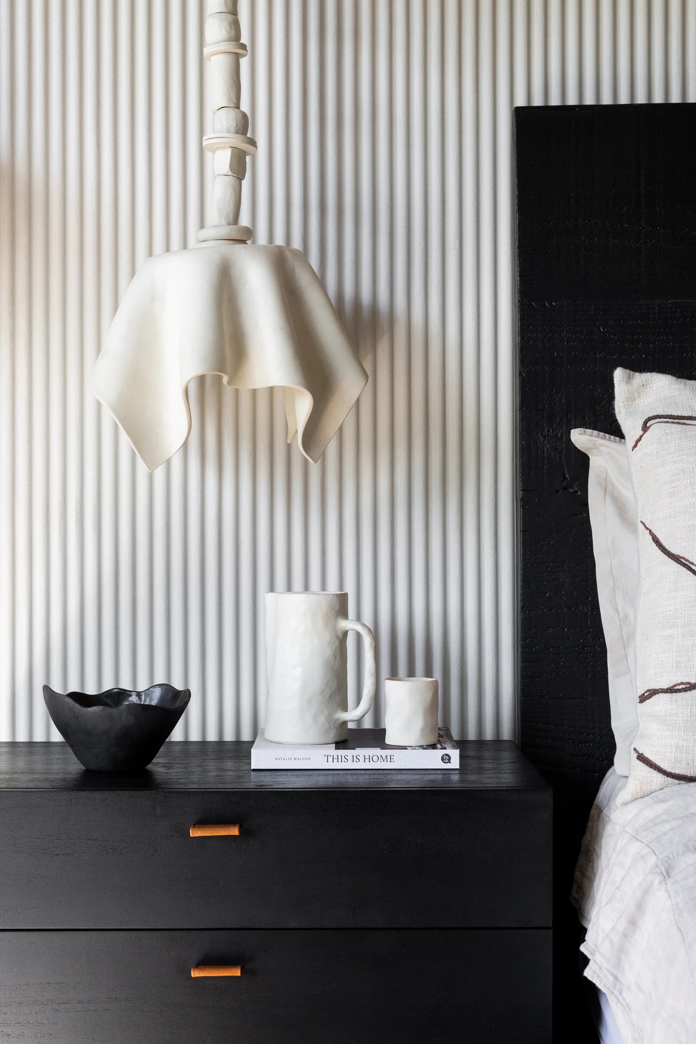 Gemma Catchall - Medium Raw Noir