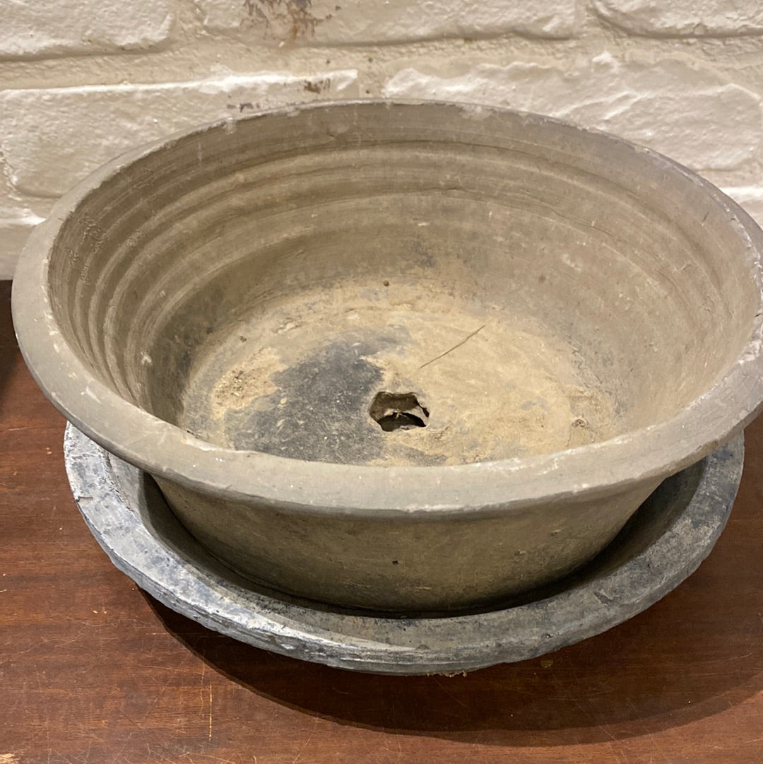 Black terracotta pot w/ saucer