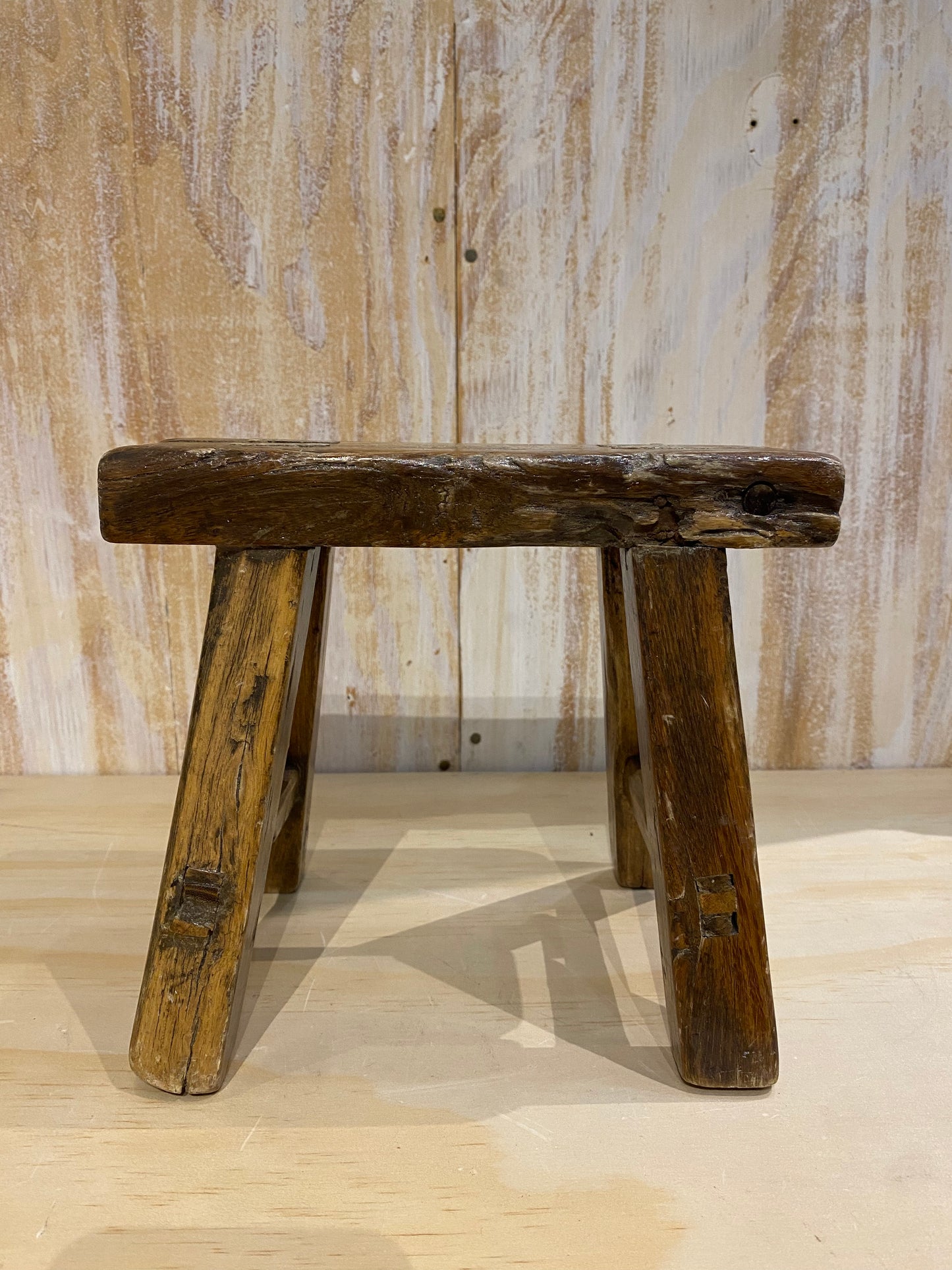 Small stool / riser