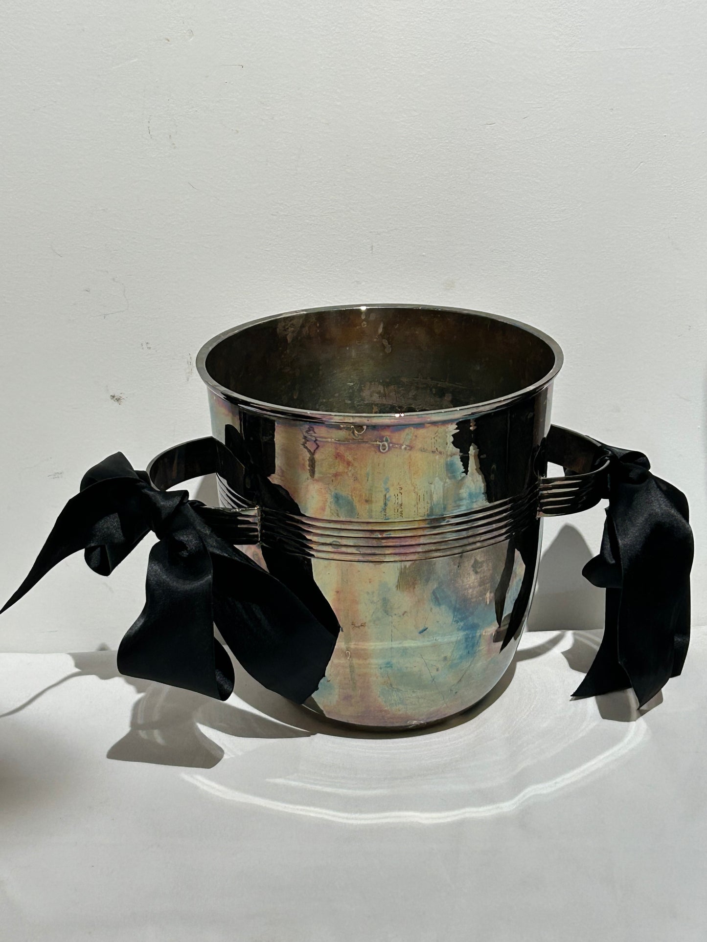 Vintage ice bucket with bows