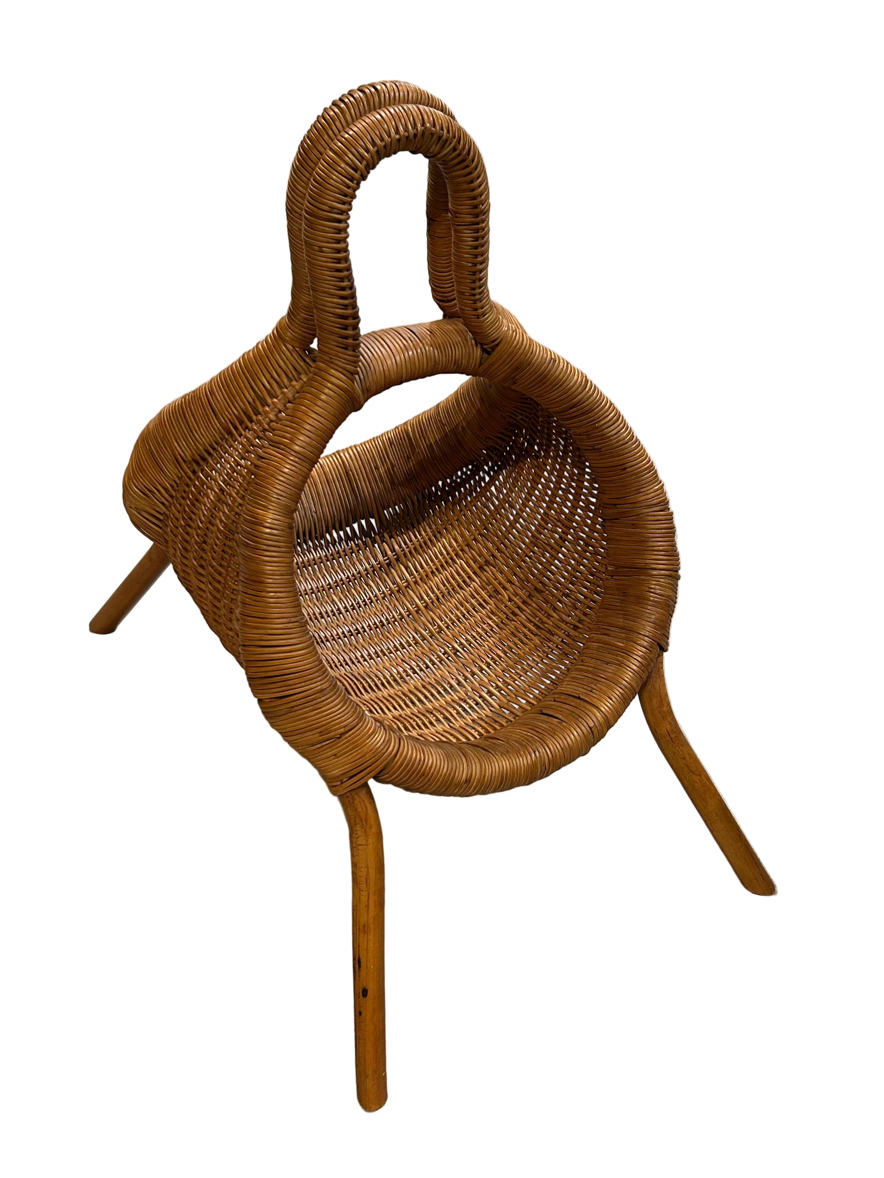 Vintage four legged basket with handle