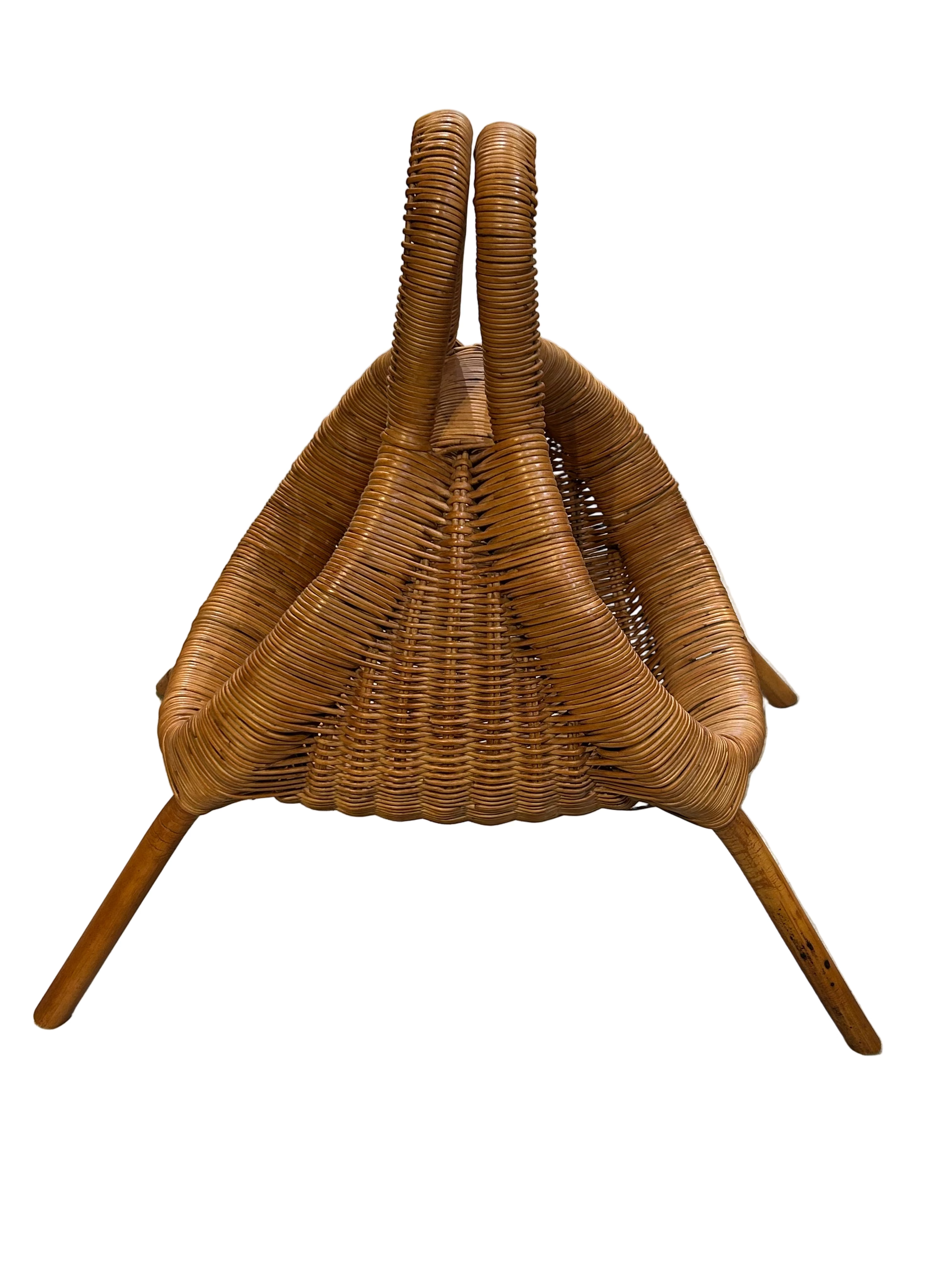 Vintage four legged basket with handle