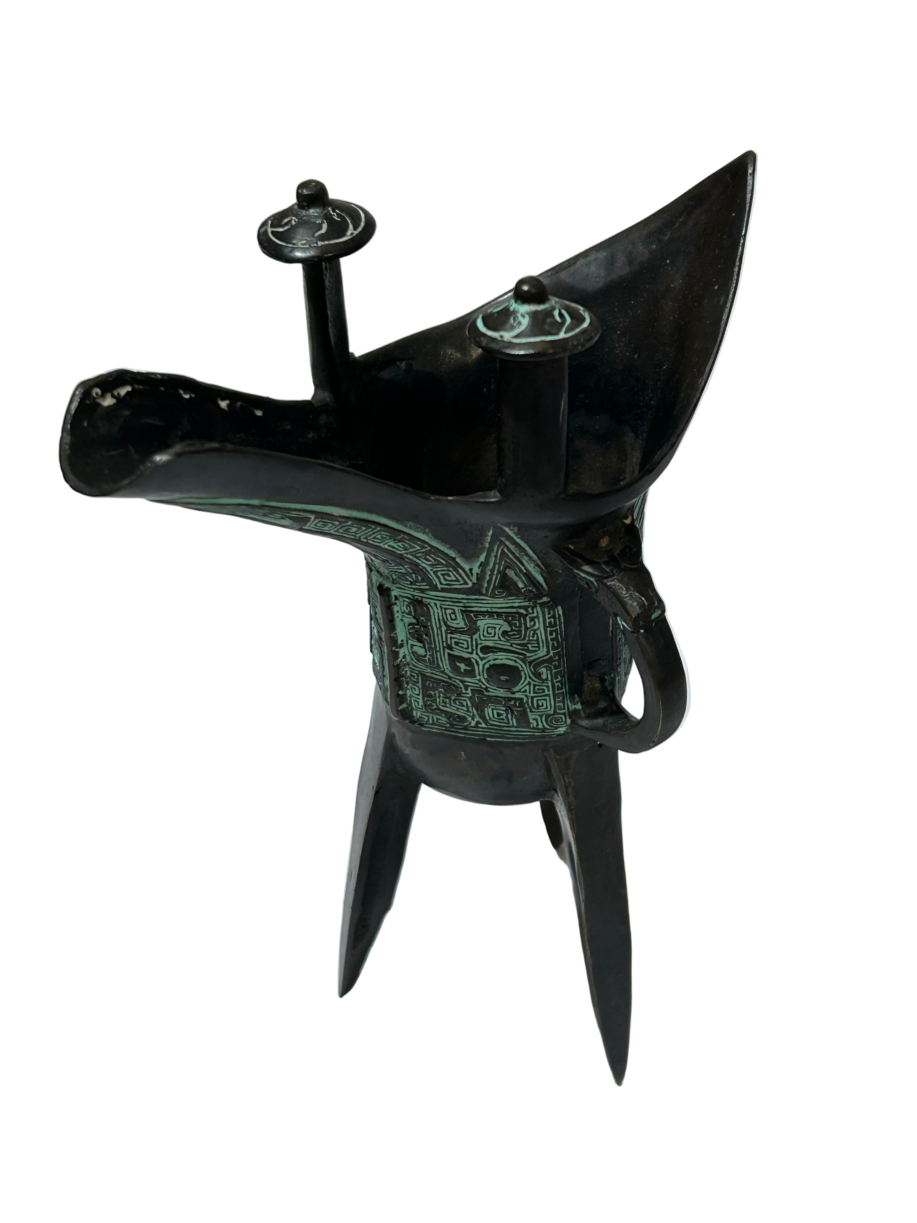 Vintage Chinese wine jue vessel