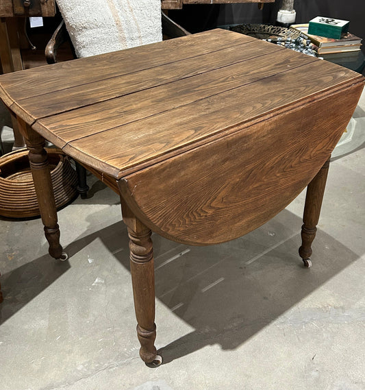 Vintage oak drop-leaf table