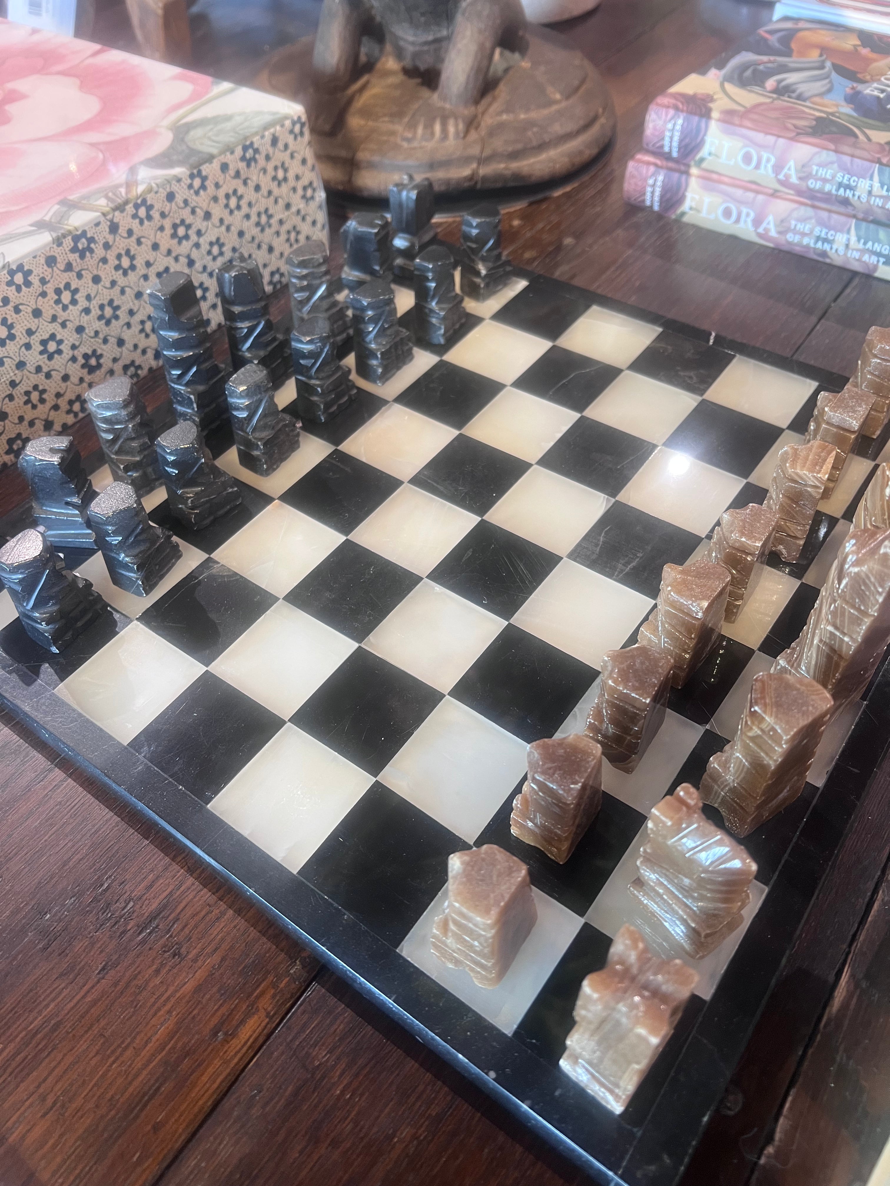 Black marble white agate brown chess set