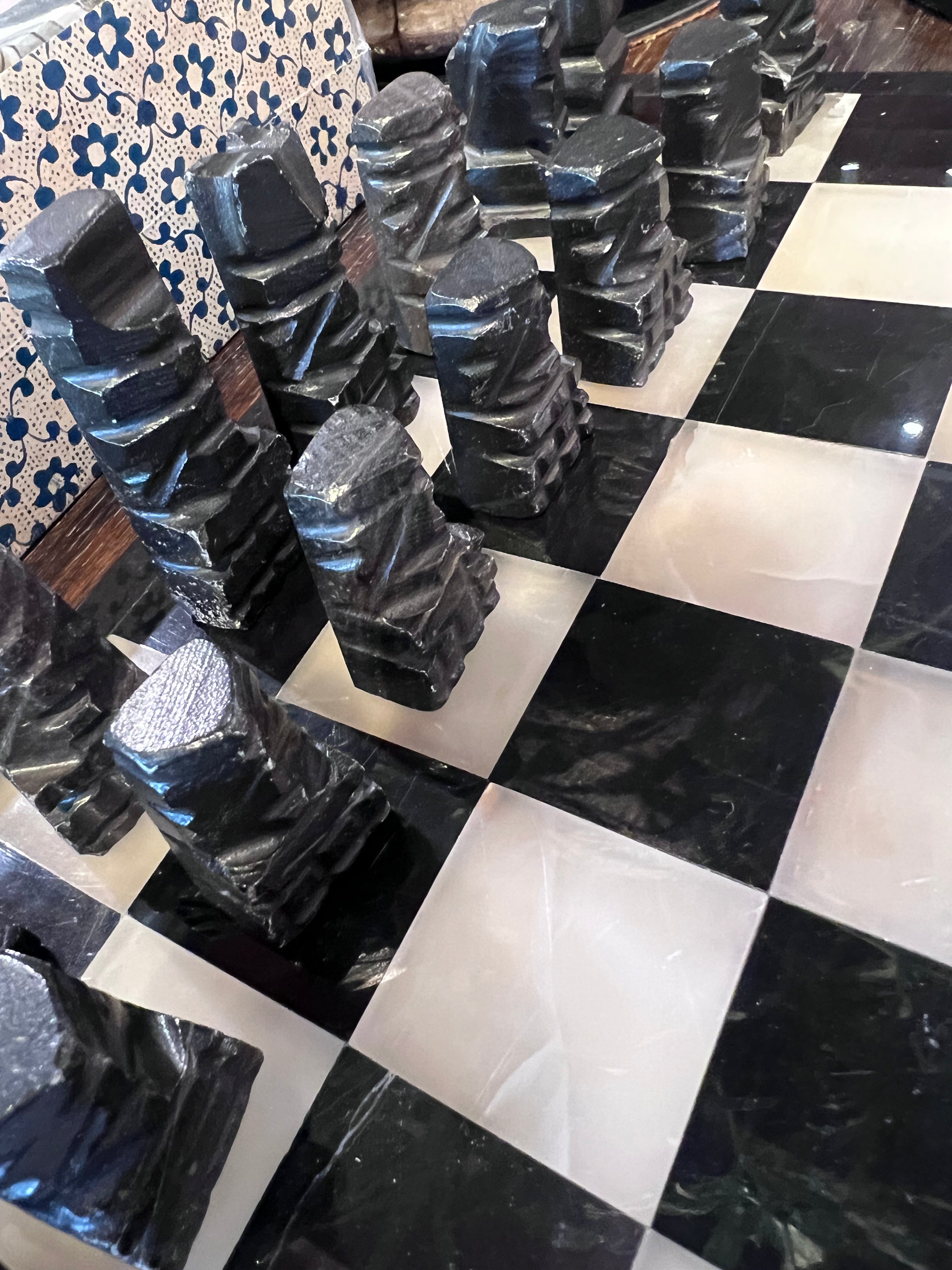 Black marble white agate brown chess set