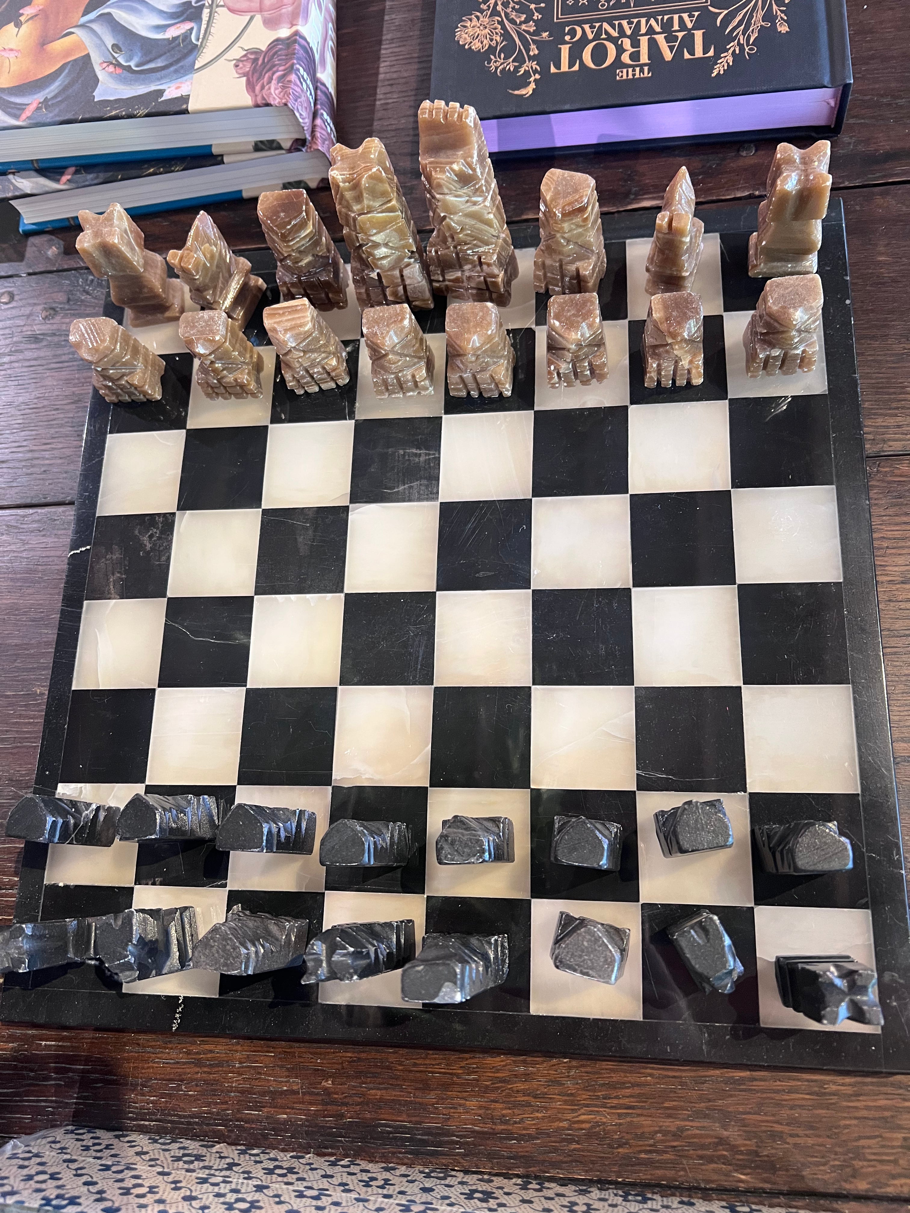 Black marble white agate brown chess set